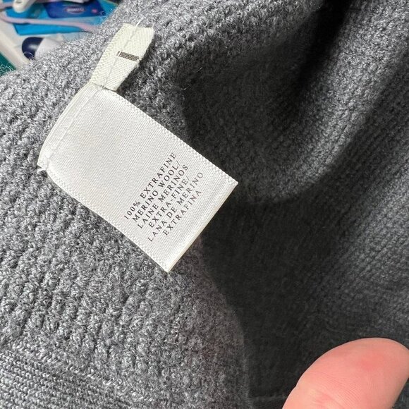 Ann Taylor gray merino wool textured cardigan sweater. Size medium - Picture 8 of 10